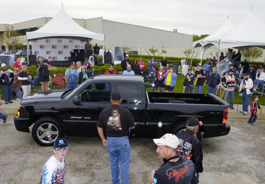  Chevrolet Silverado Intimidator SS 2006 года  (фото 5 из 18)